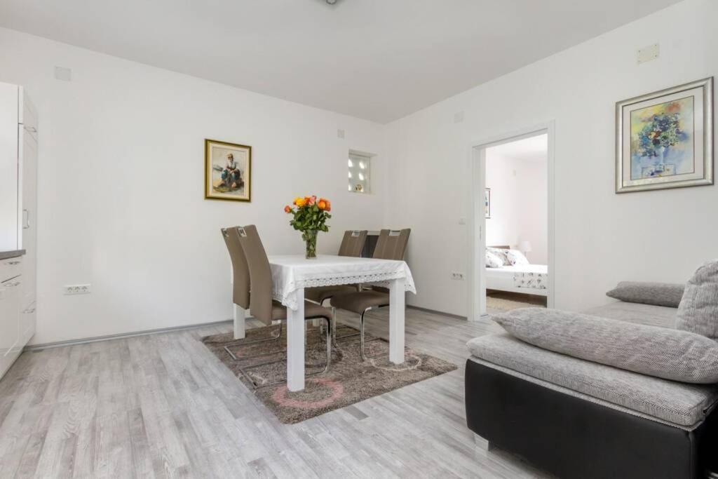 Apartman Buki **** Split Exterior foto